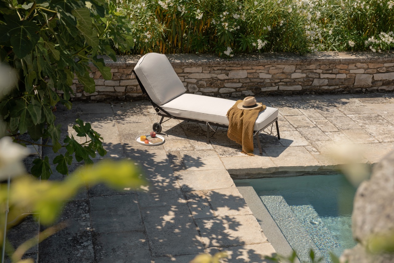 Hervé Baume HB1 Quadrillage Collection wrought-iron poolside sun lounger in Fontvieille.