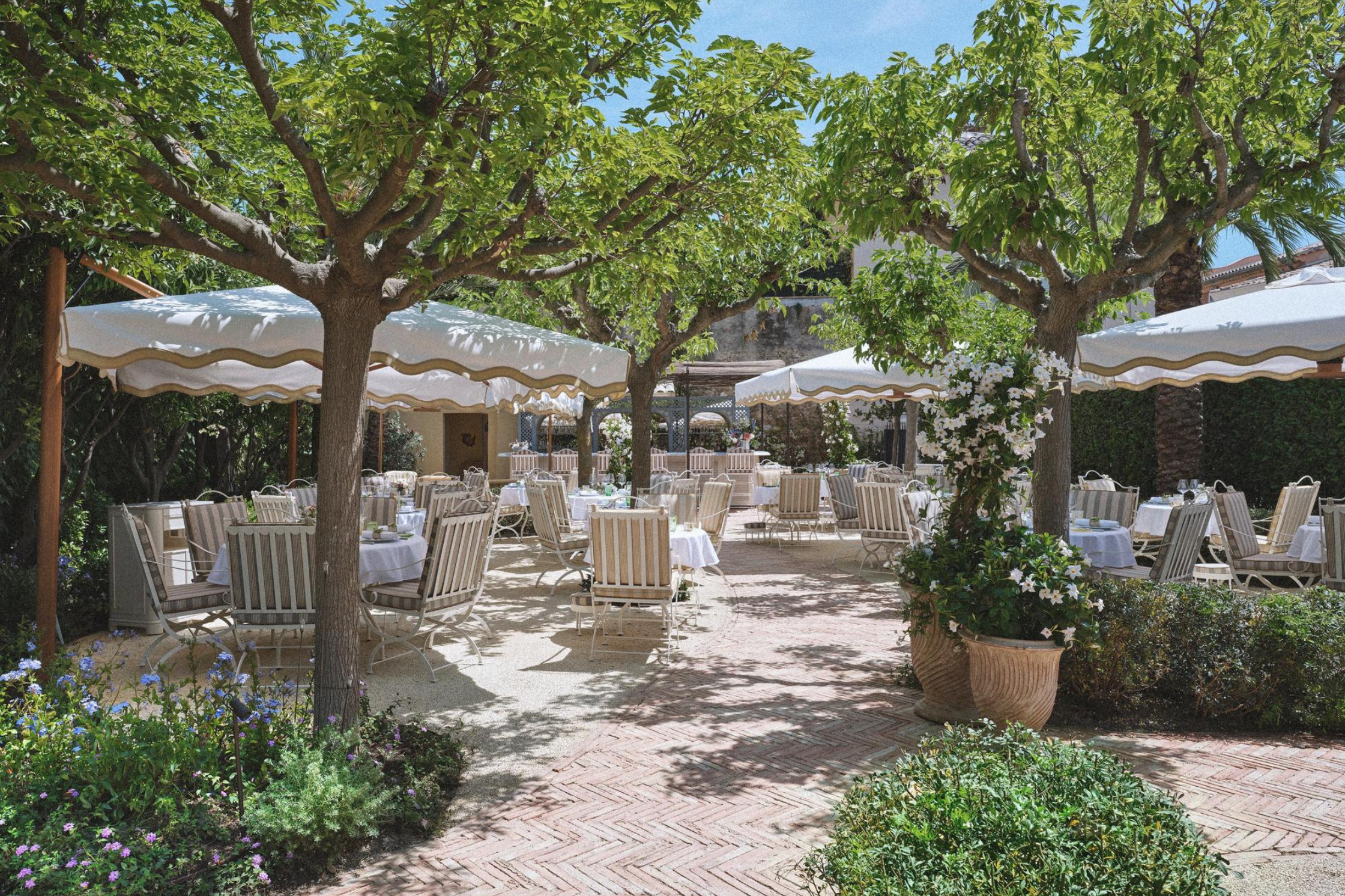 Hervé Baume wrought-iron terrace furniture, HB4 Impératrice Collection, Café Dior Saint-Tropez.